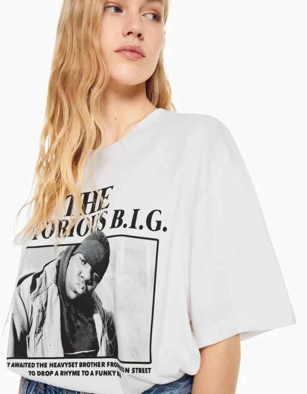 Shop Camiseta manga corta boxy fit The Notorious B.I.G. MUJER Colaboraciones®